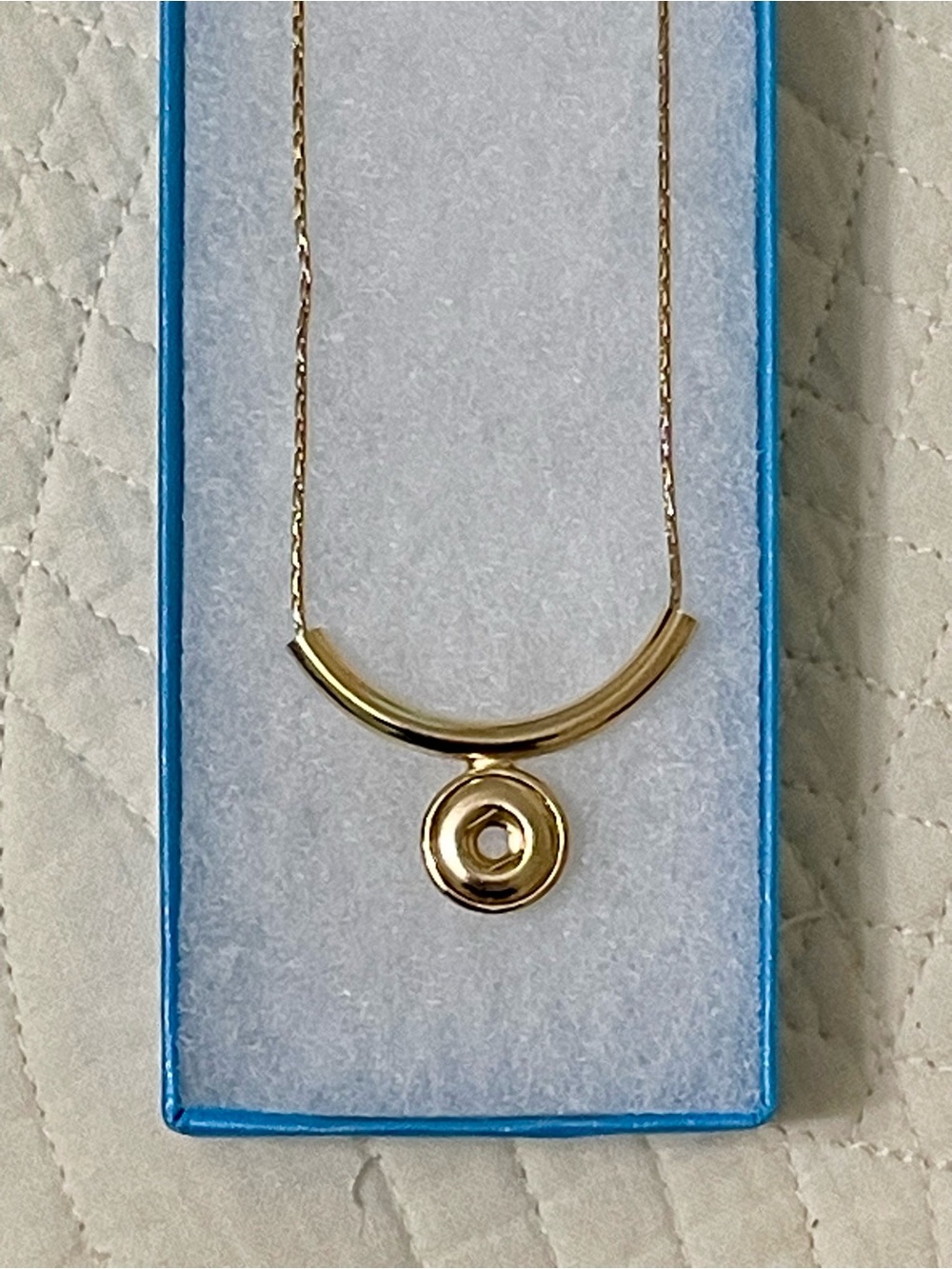 Magnolia and Vine gold tone Necklace - Holds one 12mm mini snap (NIC)